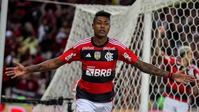 Flamengo lota a Arena da Baixada e quebra o maior recorde financeiro do estádio em