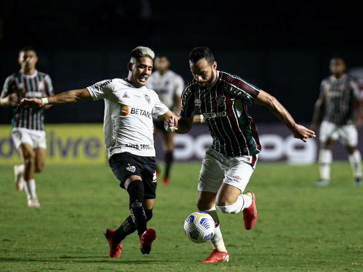 A noite em que a tabela se moveu a favor do Tricolor Palmeiras e Flamengo tropeç