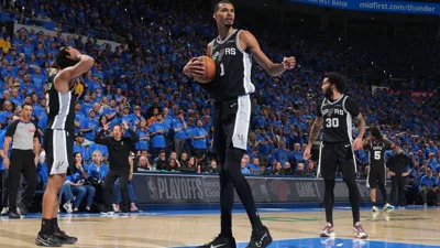 Wembanyama fez o que nenhum jogador jovem fez nos playoffs desde Shaq