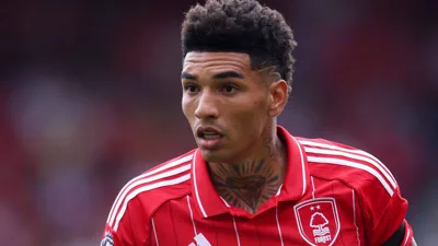 Igor Jesus ou Salah: qual atacante da Premier League você compraria agora