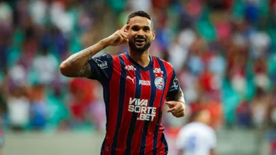 Willian José e os 11 gols que obrigam o Bahia a depender dos 34 anos