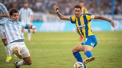 Di María chora na apresentação e já decide pelo Rosario Central em duas rodadas
