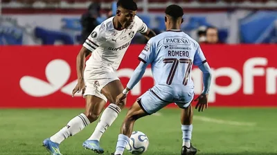 A zaga do Fluminense virou uma ferida aberta na Libertadores