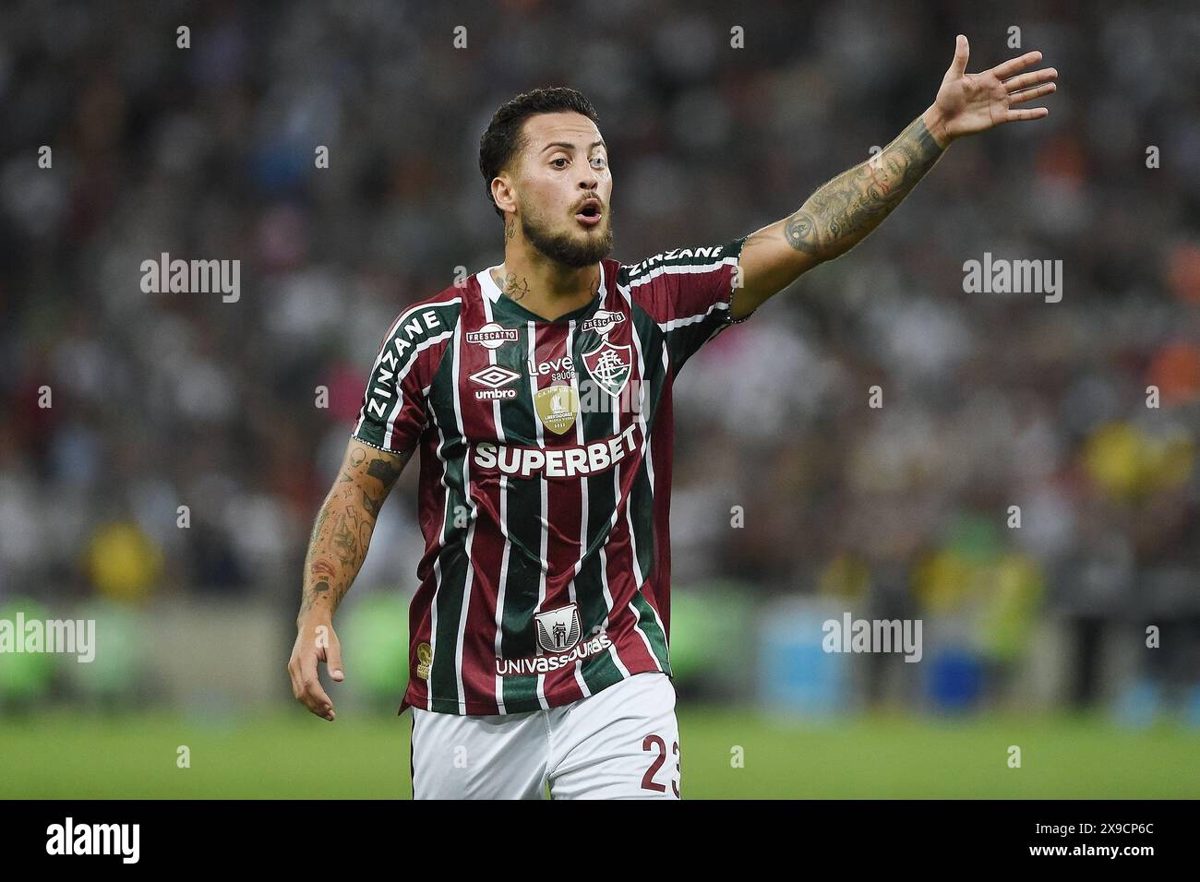 O padrão de colapso defensivo no Grupo C A zaga do Fluminense virou uma ferida a
