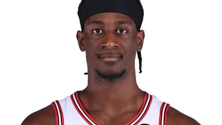 Miller Leonard, forward canadense de camisa 33, em ação pela NBA pelos Chicago Bulls na temporada 2025/2026