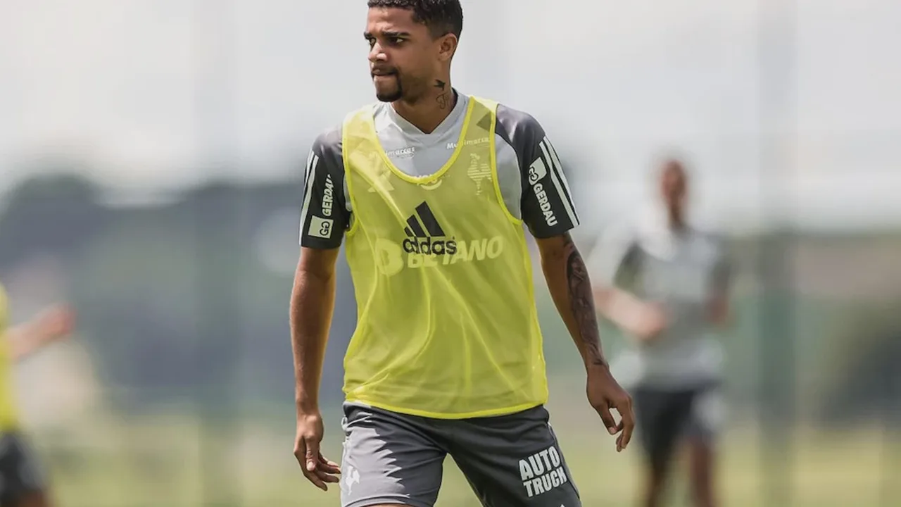 Robert Santos, meia da Chapecoense, com a camisa 8 durante partida do Brasileirão Série A 2026