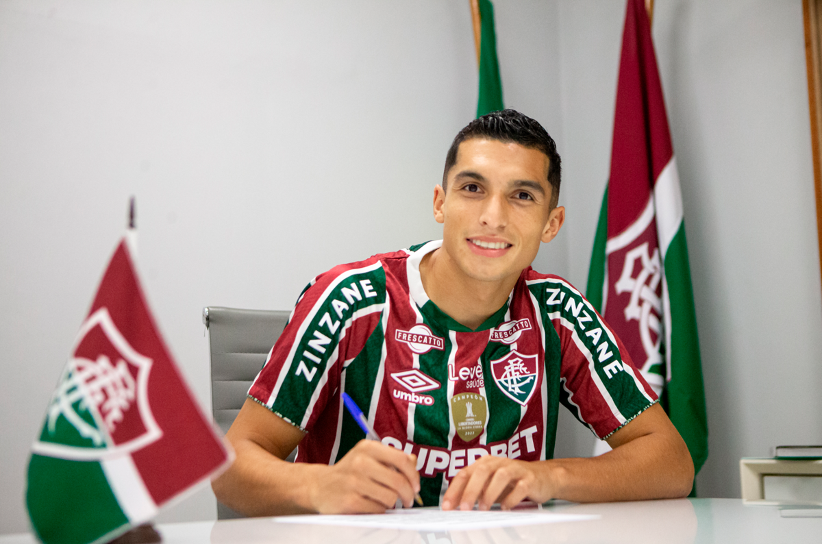 Se ele for transferido neste mercado Por que Kevin Serna virou o atacante que