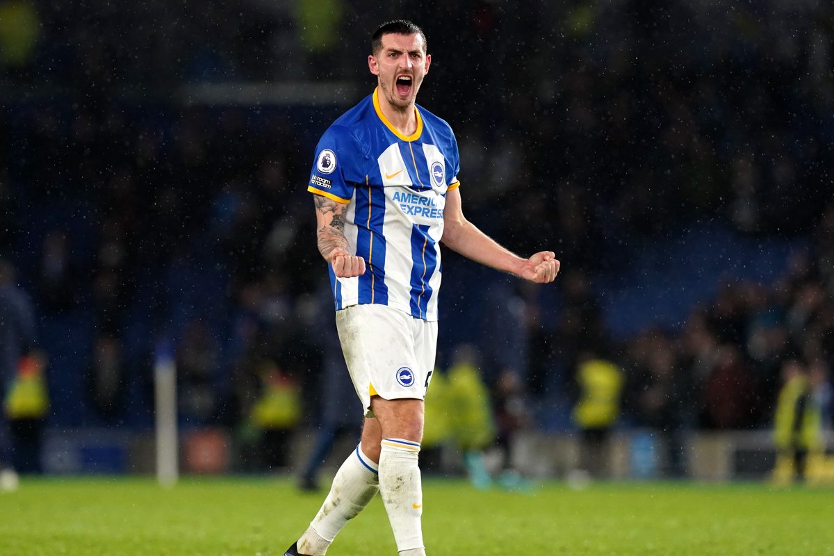 Onde está hoje em relação a esse buraco Lewis Dunk e a sombra que um capitão de