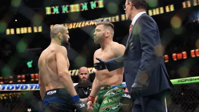 Du Plessis chama desculpa de Chimaev de ridícula e reacende a rivalidade