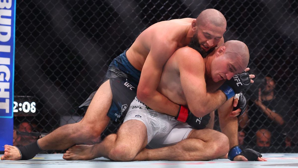 O que a luta contra Strickland realmente mostrou sobre Chimaev Du Plessis chama