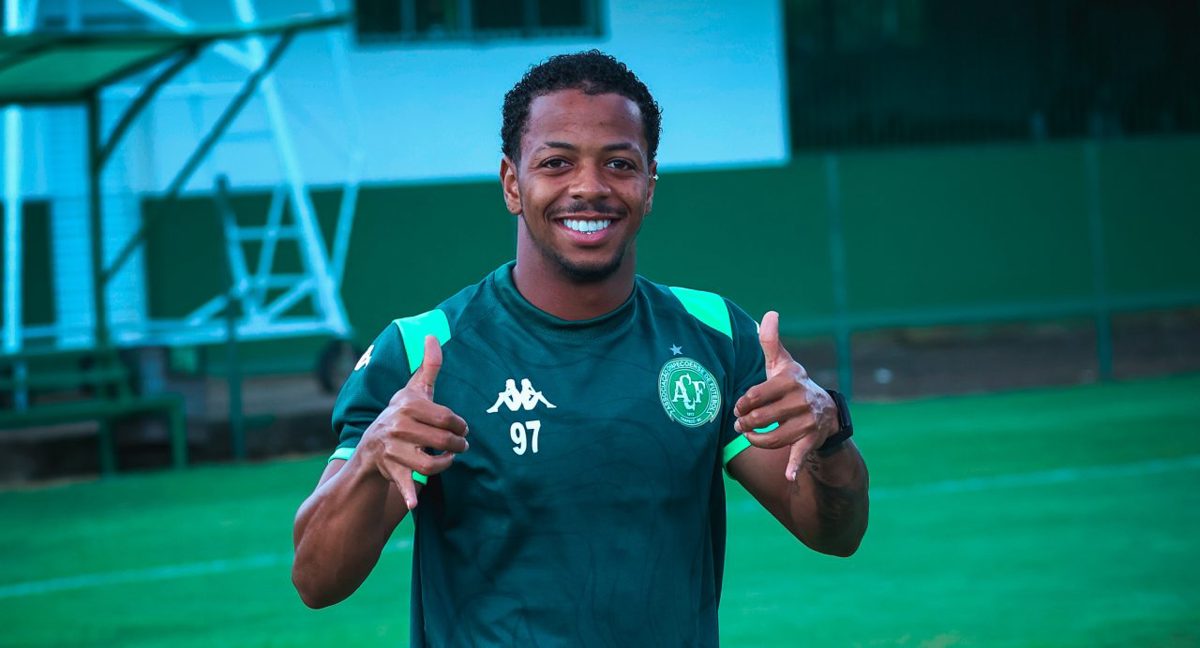 O que precisa acontecer até lá Ênio e a camisa 97 que a Chapecoense apo