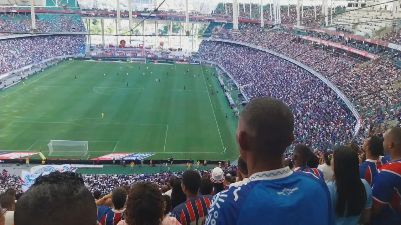 Torcedores com bandeiras do Brasil na entrada do MetLife Stadium durante a Copa do Mundo 2026