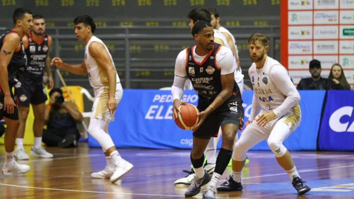 Quadra da Arena BRB Nilson Nelson durante partida do NBB entre Brasilia e Caxias do Sul em fevereiro de 2025