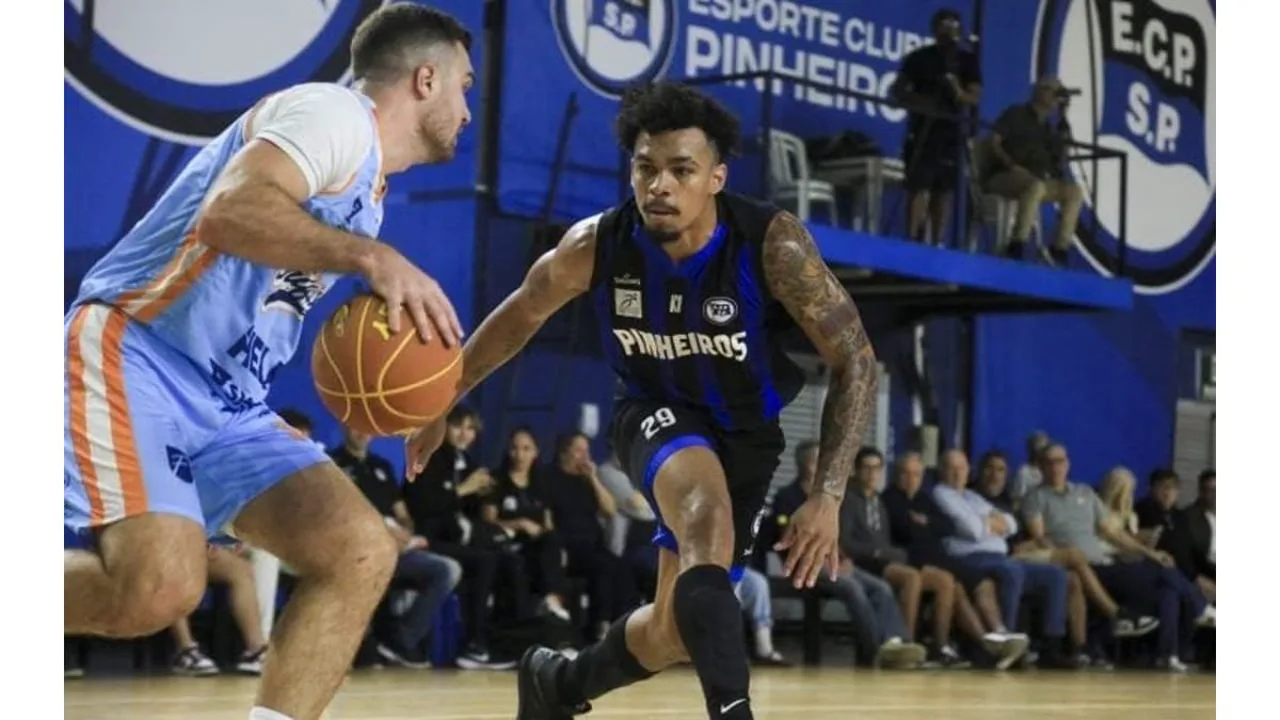 Quadra da Arena UNIFACISA durante partida do NBB em maio de 2025 entre Unifacisa e Pinheiros