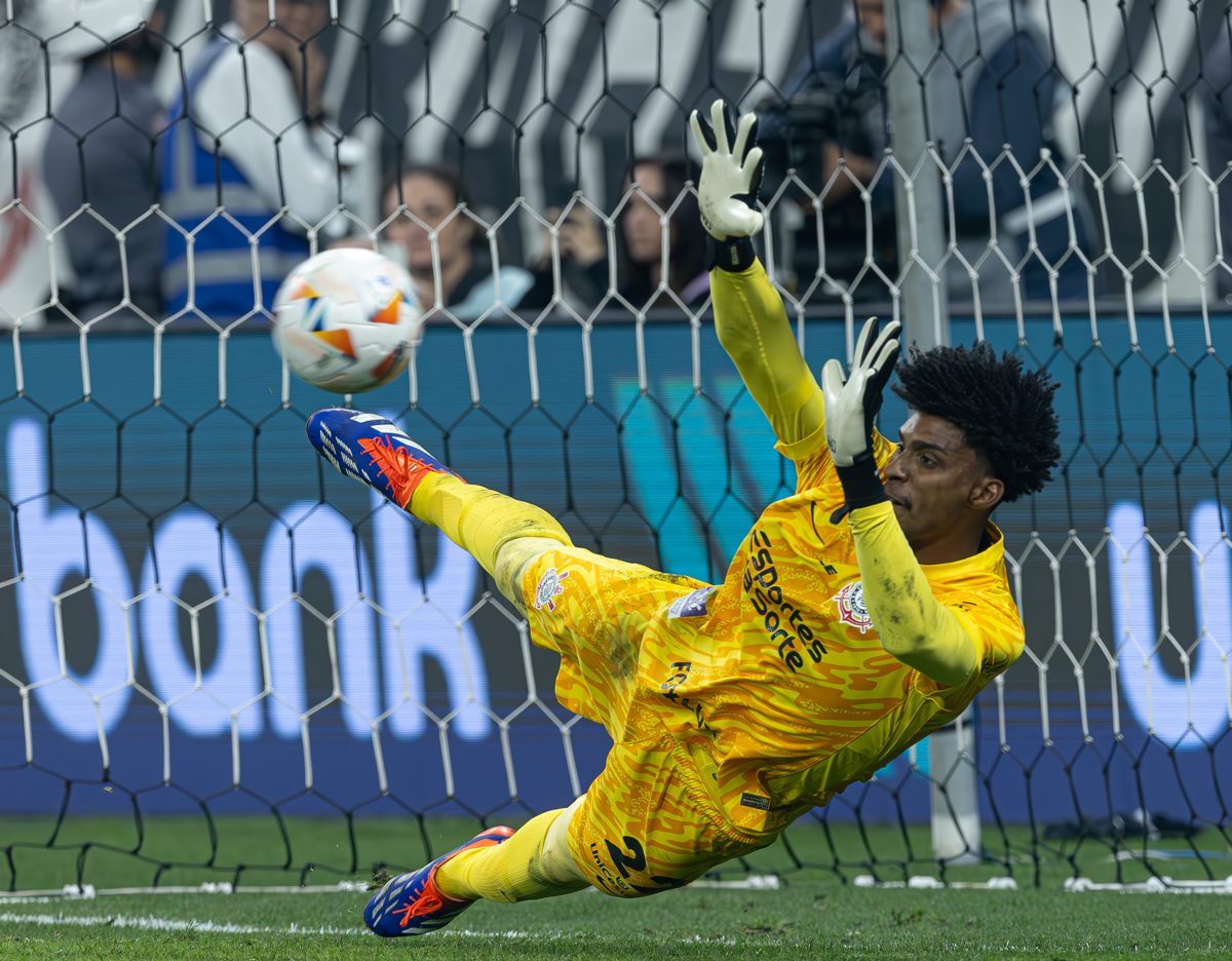 A reação que humanizou um goleiro e acendeu o debate Como Hugo Souza perdeu a Co
