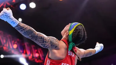 Bia Ferreira quer o ouro que falta na coleção tatuada na pele