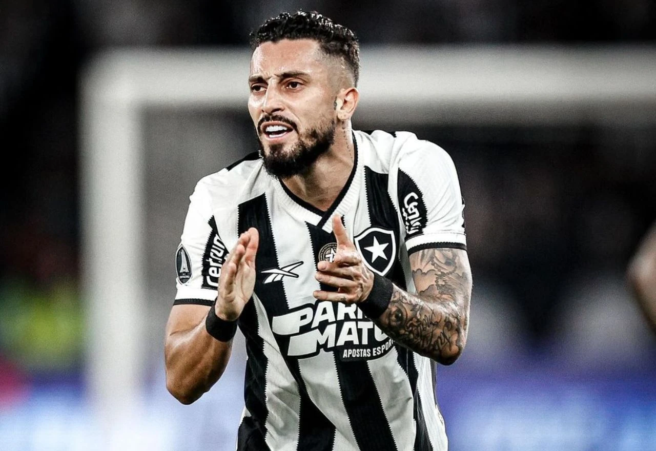 O rombo no elenco alvinegro antes do apito inicial Quatro baixas e Franclim prec