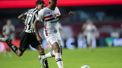 Dorival ainda não venceu no retorno e a torcida do São Paulo perdeu a paciência