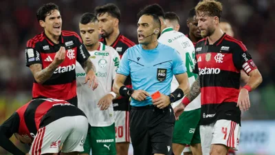 A sola que mudou o Maracanã e reacende a guerra com a arbitragem