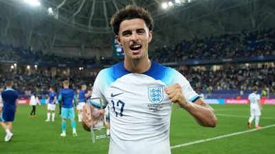 Curtis Jones e os 33 jogos que Liverpool não consegue ignorar