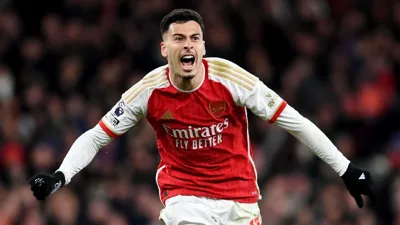Jesus e Madueke afundam Crystal Palace e Arsenal fecha temporada com 2 a 0