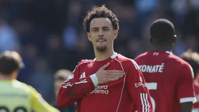Brentford frustra Liverpool no adeus a Anfield com empate em 1 a 1