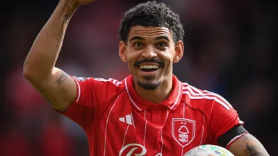 Gibbs-White abre, Tavernier empata e Forest frustra torcida na despedida da temporada