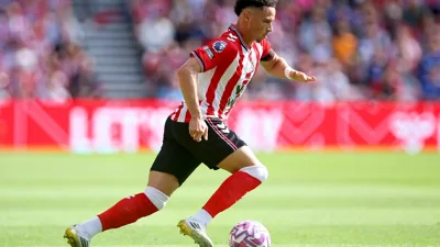 Talbi vira em Stamford Bridge e Sunderland humilha o Chelsea na Premier League