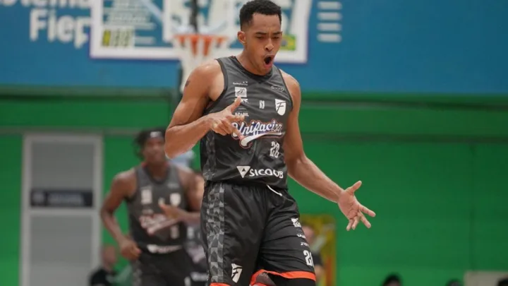 Quadra do Ginásio do Sesi em Pato Branco durante partida do NBB entre Pato e Unifacisa em outubro de 2024