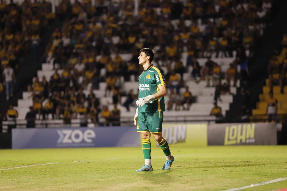 O número que define a temporada Airton e os 33 jogos que um goleiro gaúc