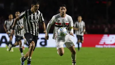 9 pontos separam São Paulo e Santos e o clássico desta segunda define quem vai à pausa...