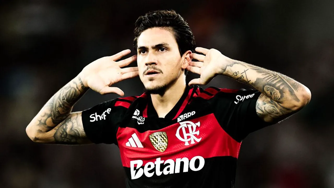 Jogadores do Flamengo comemorando gol no Maracanã durante fase de grupos da Copa Libertadores 2026