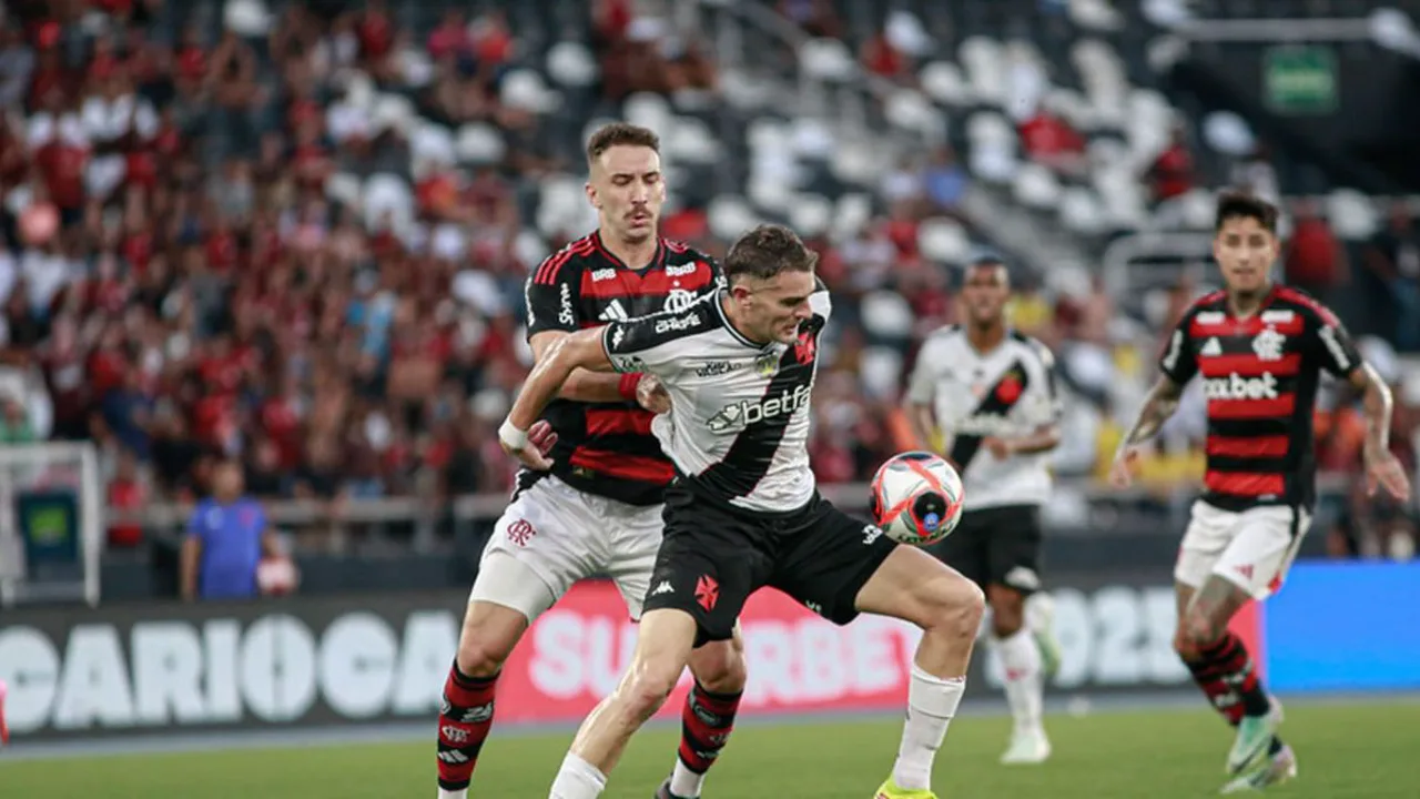 Quadra do Maracanãzinho durante o clássico Flamengo x Vasco no Brasileirão Série A de basquete, março de 2025