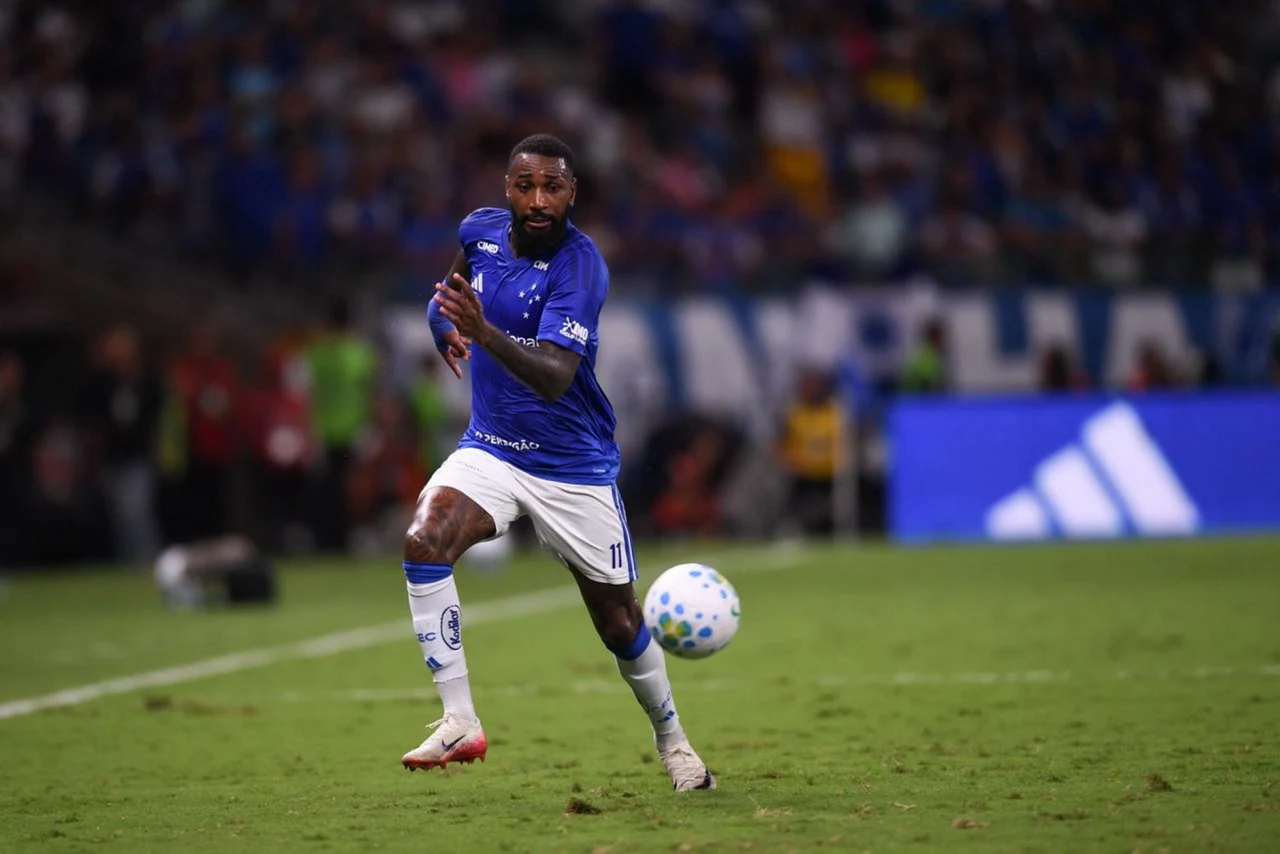 Como ele aprendeu a fazer aquilo 10 assistências em dois anos de Flamengo