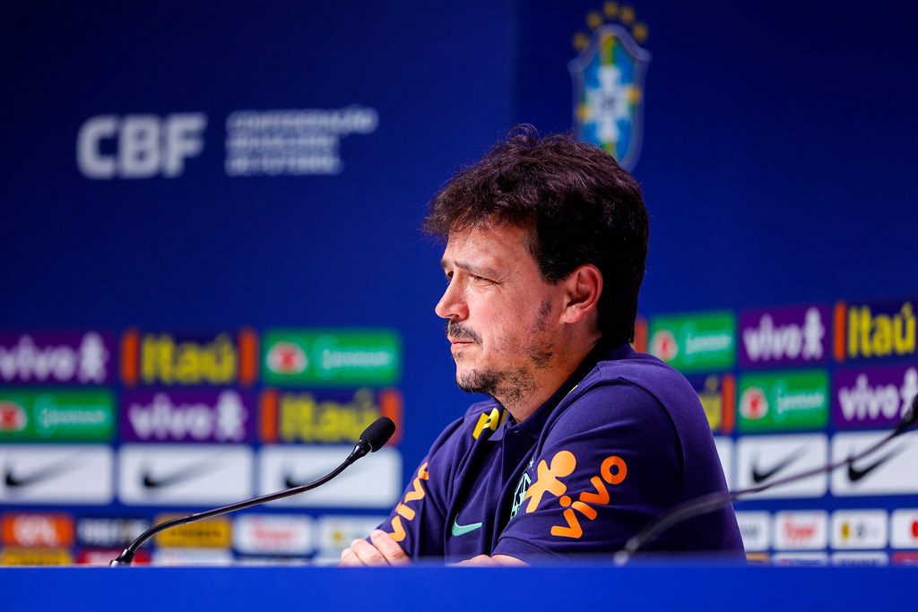O que as imagens vazadas mostram de fato Como a camisa amarela vazada revela o q