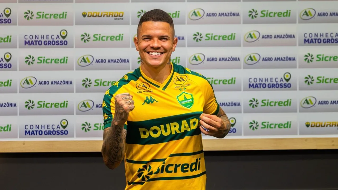Rodrigo Rodrigues, atacante do Cuiabá de camisa 27, em partida do Brasileirão Série A de 2026