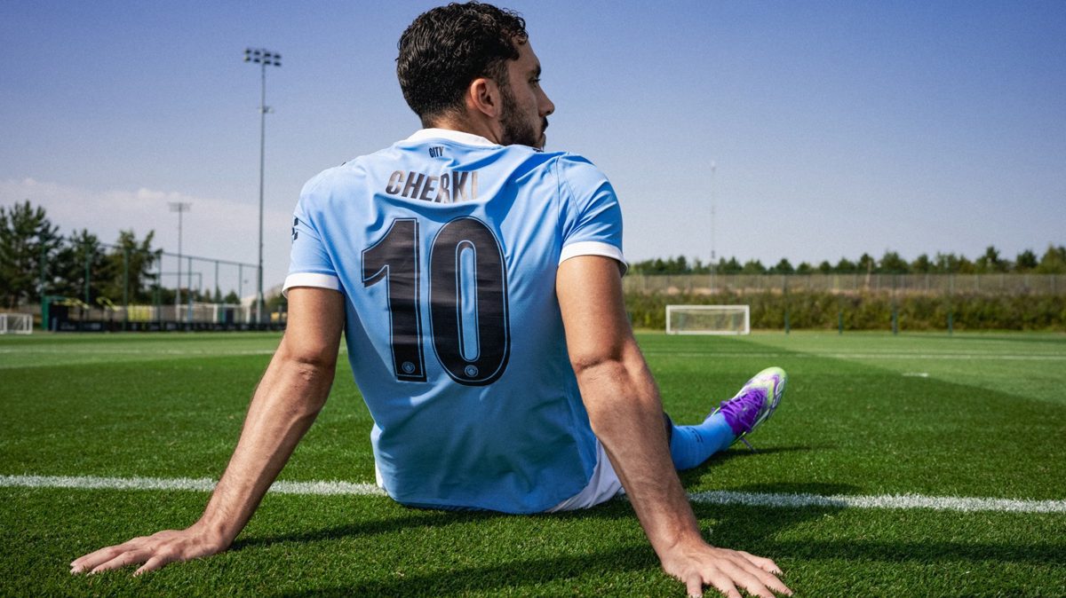 Onde ele está no jogo global Rayan Cherki e a camisa 10 que o Manches