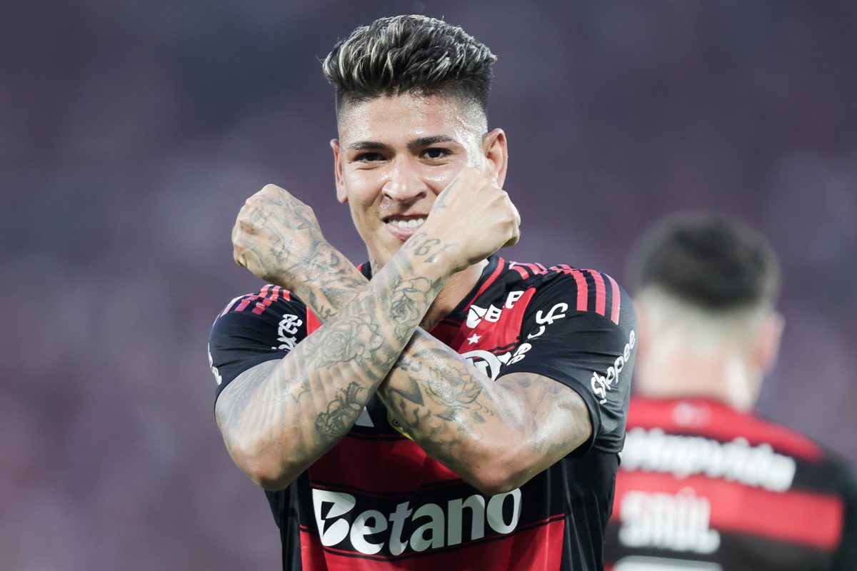 Três cartões vermelhos e um clima nos bastidores que não se conserta com treino