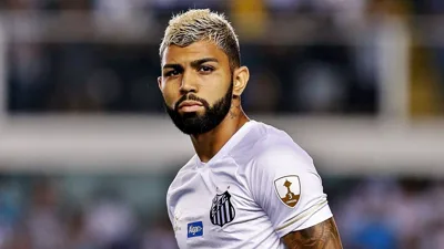 Gol de Gabigol no VAR abre caminho e Santos bate Cuenca na Vila