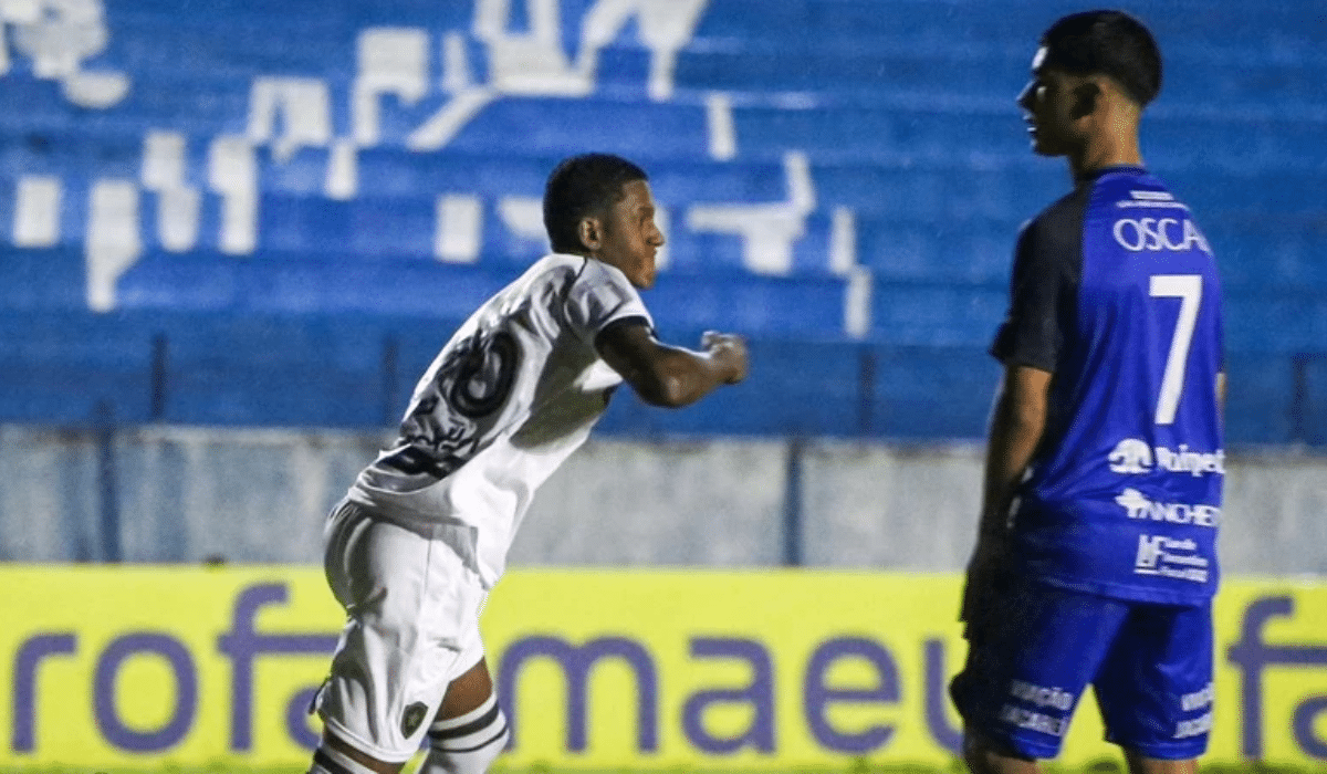 Os esquemas que se enfrentaram Depois dos 81 pontos do Botafogo, o basq