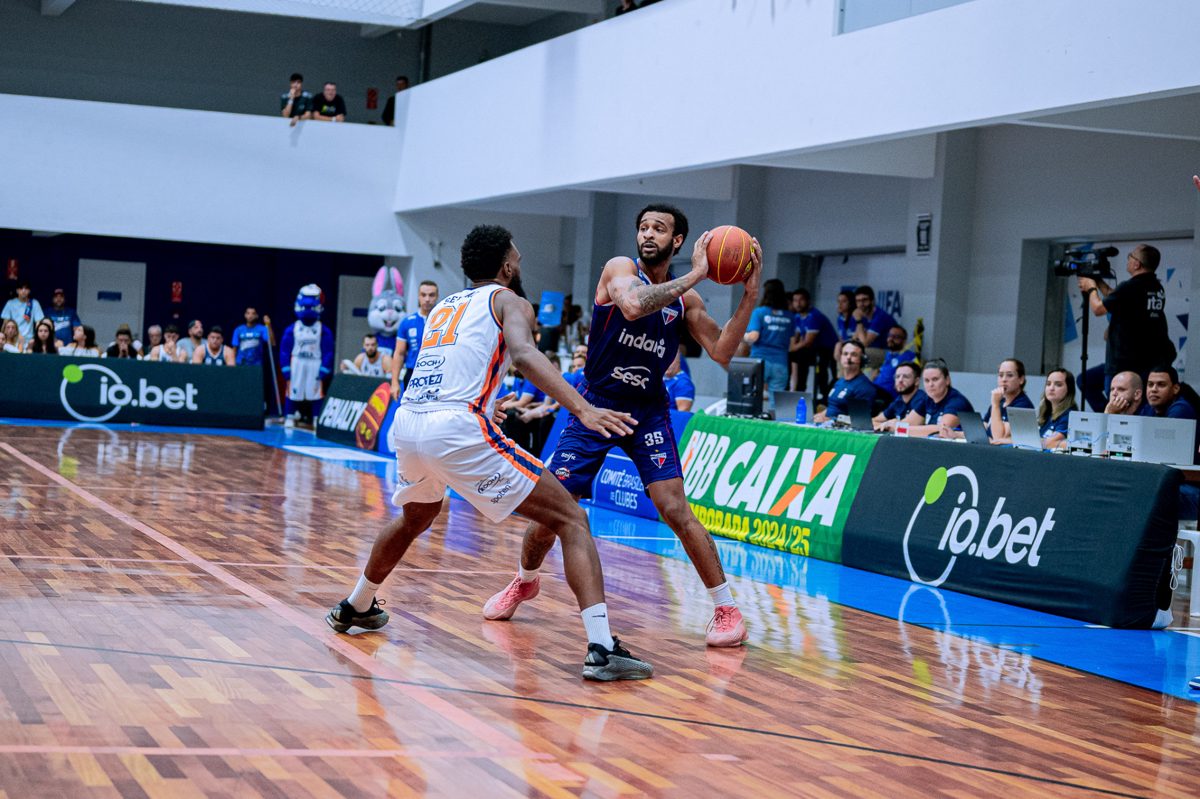 O que o placar diz em uma linha Depois daquele 77 a 81, a Arena UNIFACIS