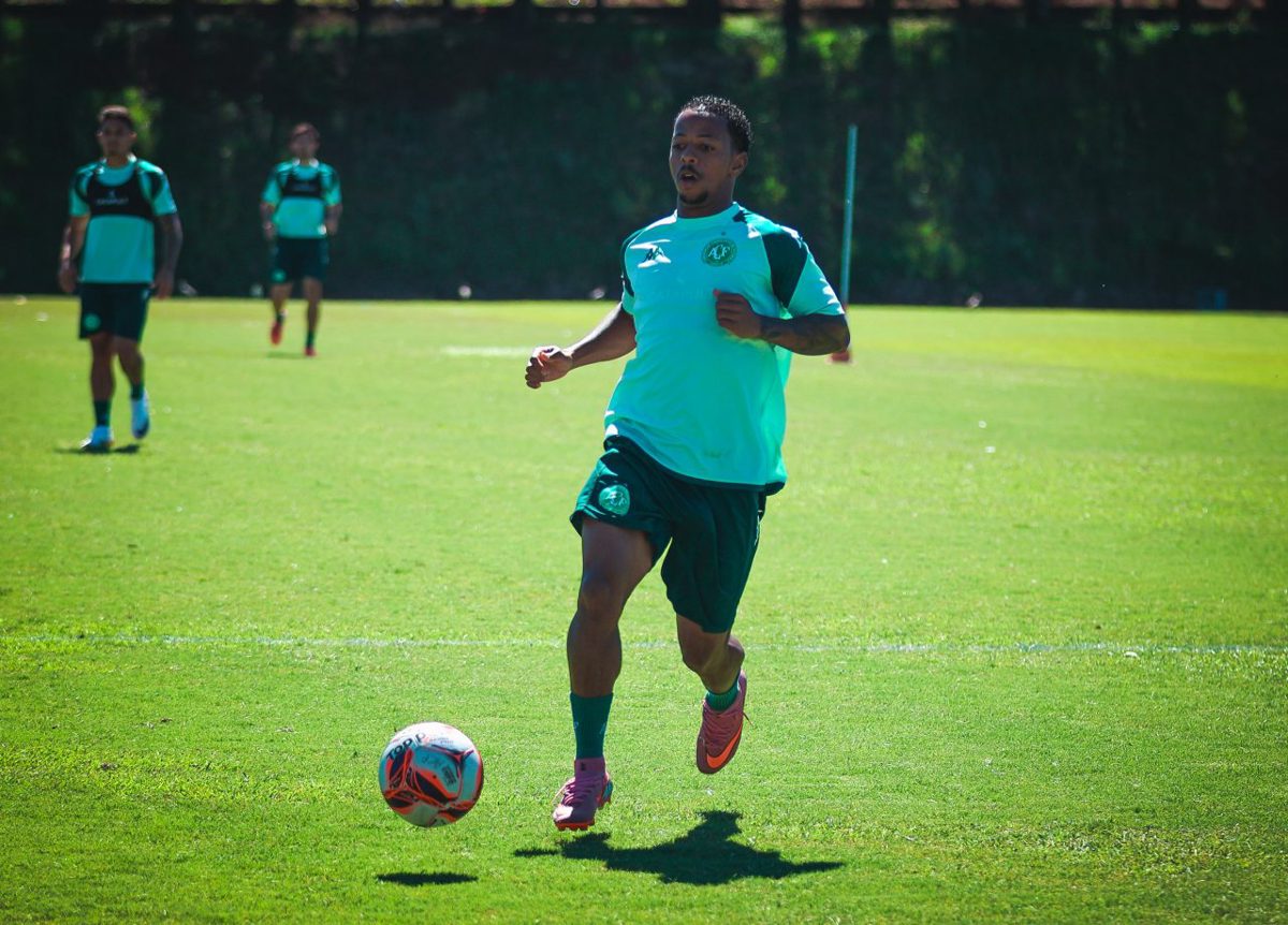 Se ele for transferido neste mercado 32 jogos e uma dúvida que a Série B aind