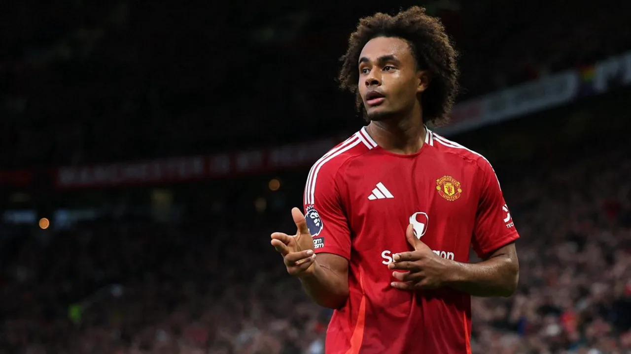 Joshua Zirkzee com a camisa 11 do Manchester United em campo pela Premier League 2025/2026