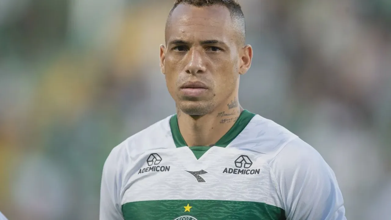 Breno Lopes, atacante do Coritiba, em ação pelo Brasileirão Série A de 2026