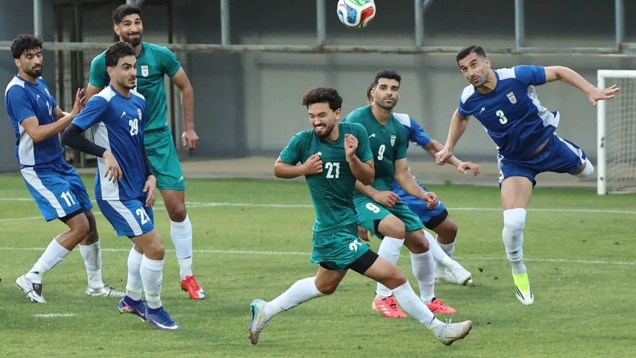 Delegação iraniana em zona de fronteira entre México e EUA, com ônibus e bandeiras, às vésperas da Copa do Mundo 2026
