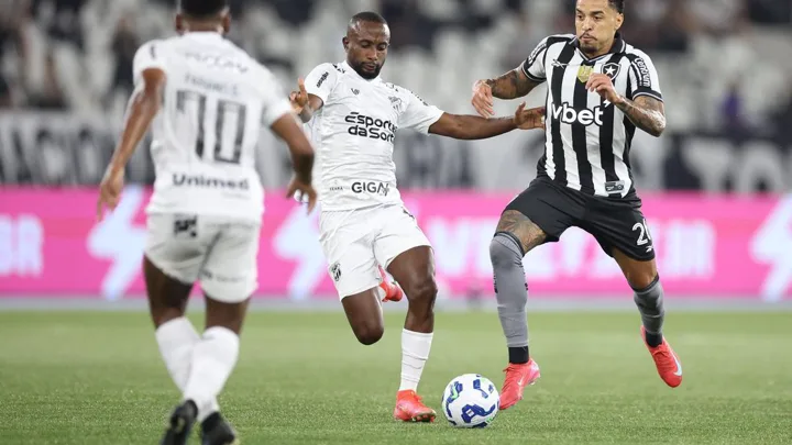 Quadra do Oscar Zelaya Gymnasium durante partida do NBB entre Botafogo e Cearense em janeiro de 2025