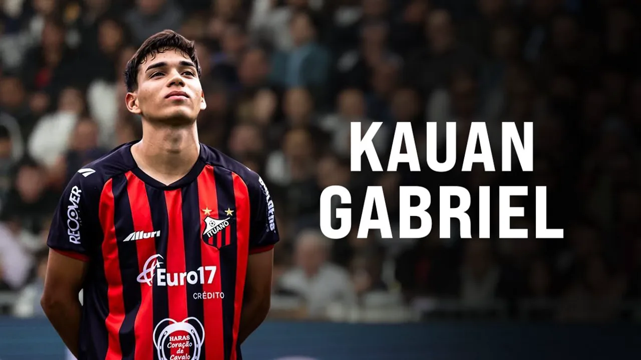 Kauan, meia brasileiro do Athletic Club, em ação durante partida da Champions League 2025/2026