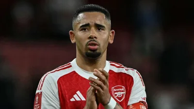 Gabriel Jesus soma 27 jogos e menos de mil minutos — e o Arsenal ainda não decidiu o...