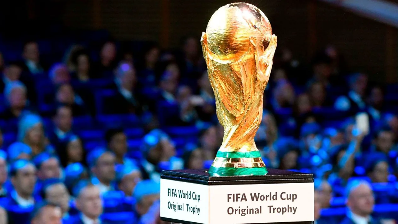 Torcedores africanos em aeroporto internacional com máscaras, cartazes da Copa do Mundo 2026 ao fundo
