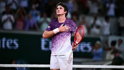 Fonseca vira de 0 a 2 e derruba Djokovic — o que isso muda para o tênis brasileiro